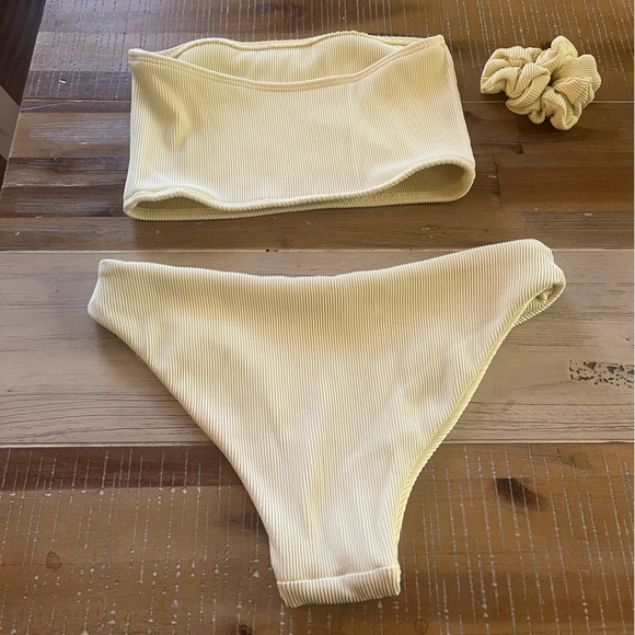 Yellow Ribbed Bikini Set - Picture 3 of 4
